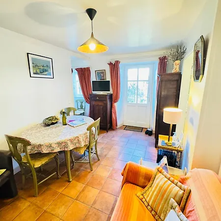 Du Capitaine Havre De Paix A La * לה בר-דה-מון