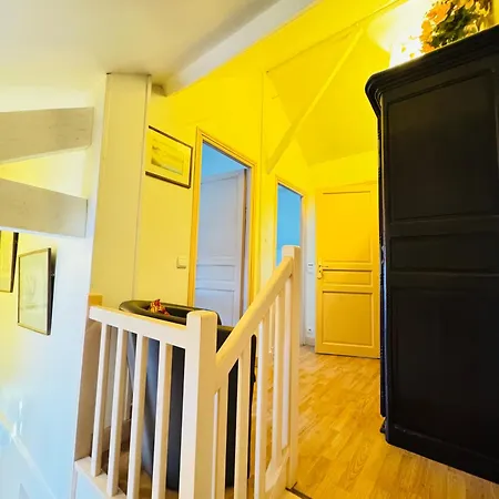 Du Capitaine Havre De Paix A La לה בר-דה-מון