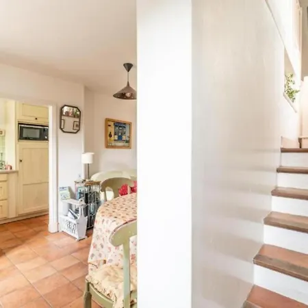 Du Capitaine Havre De Paix A La לה בר-דה-מון